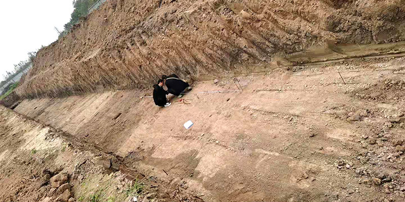 MG电子工业园制品堆场龙门吊基础开挖