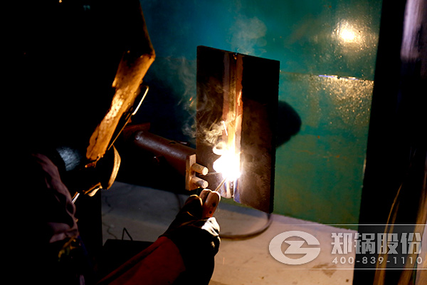 í����������